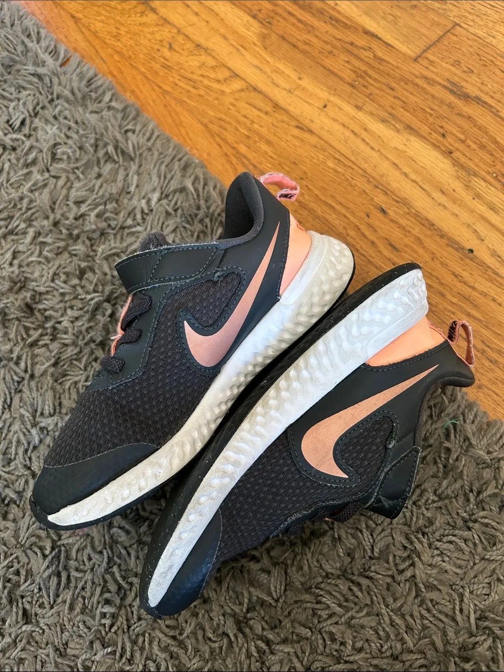 Nike Girl Revolution 5 PSV Velcro Black and Metallic Pink Sneakers Size 13C
